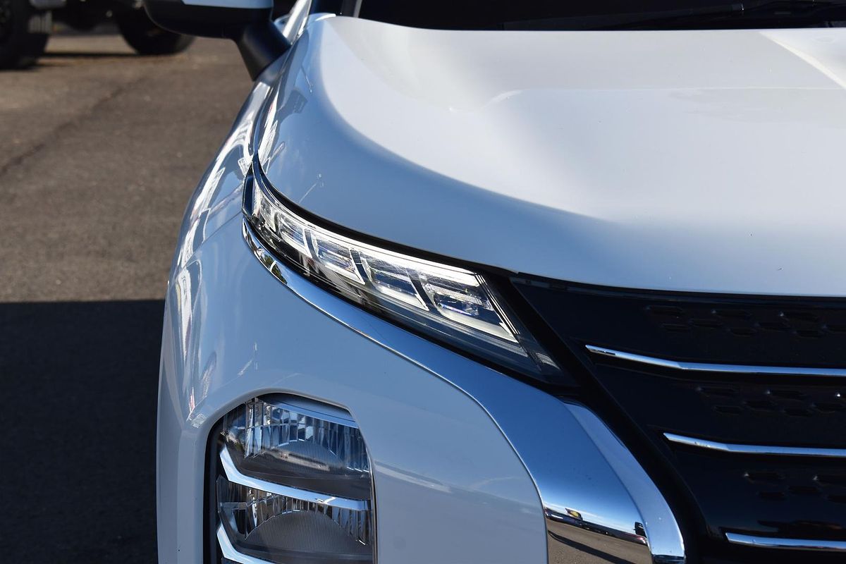 2023 Mitsubishi Outlander LS ZM