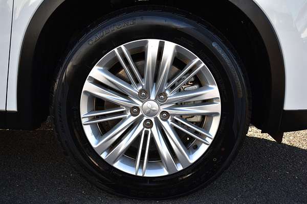 2023 Mitsubishi Outlander LS ZM