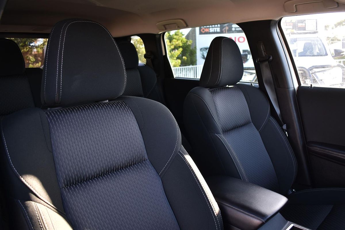2023 Mitsubishi Outlander LS ZM