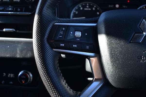 2023 Mitsubishi Outlander LS ZM