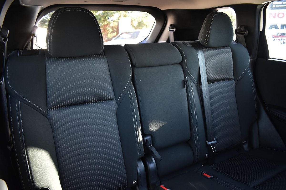 2023 Mitsubishi Outlander LS ZM
