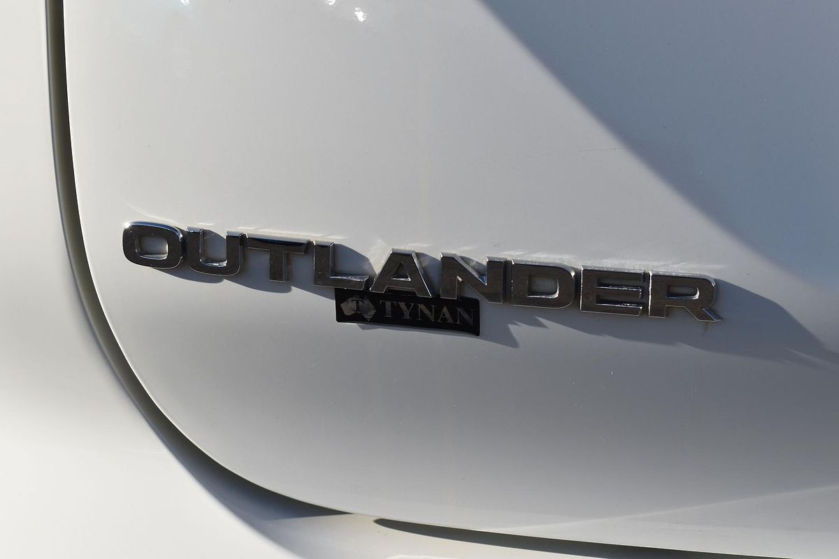 2023 Mitsubishi Outlander LS ZM