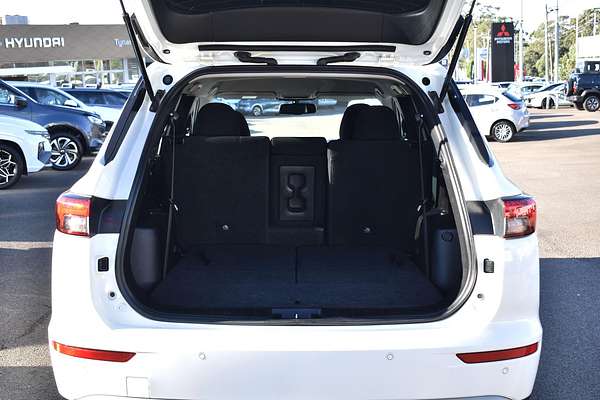 2023 Mitsubishi Outlander LS ZM