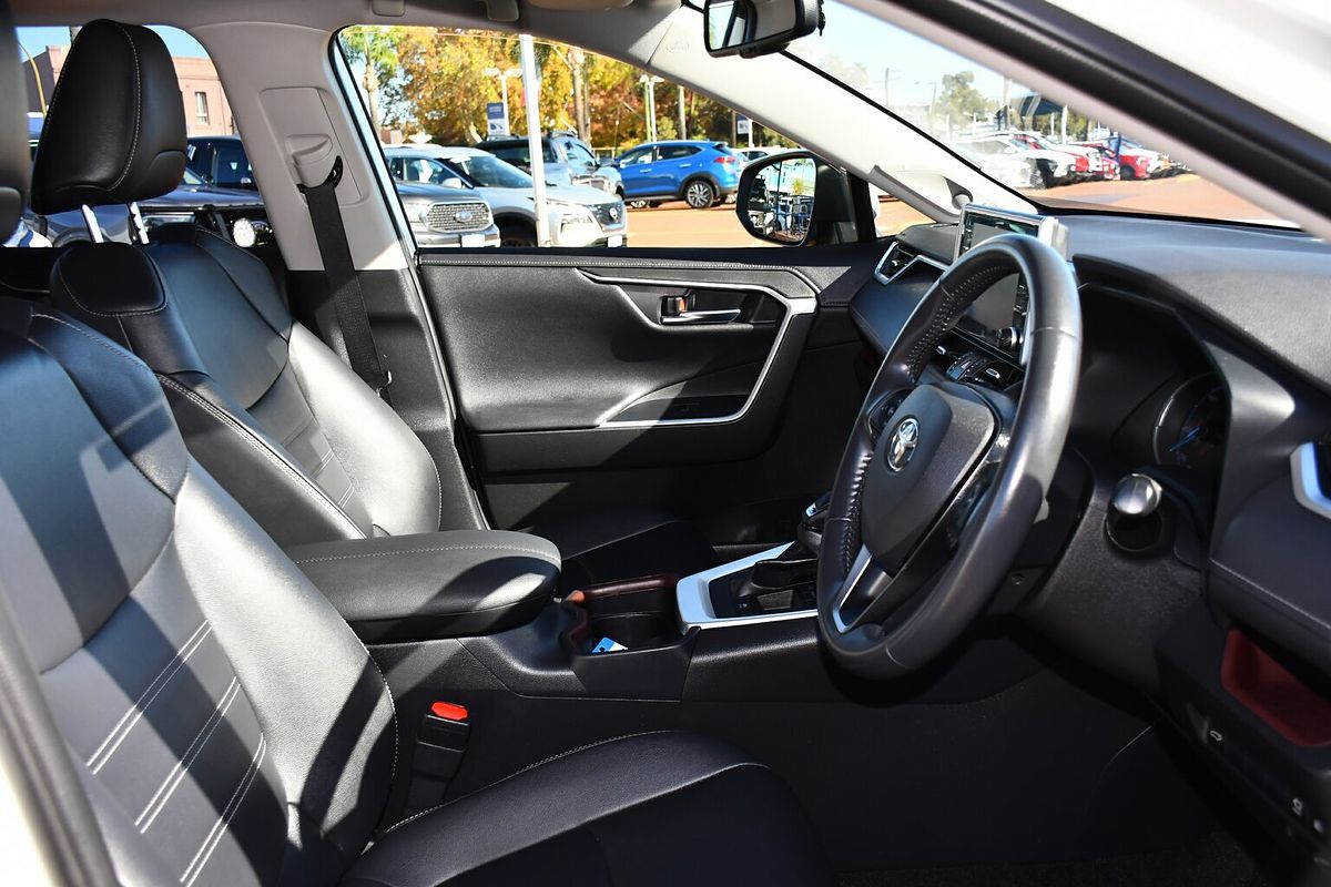 2020 Toyota RAV4 Cruiser AXAH52R