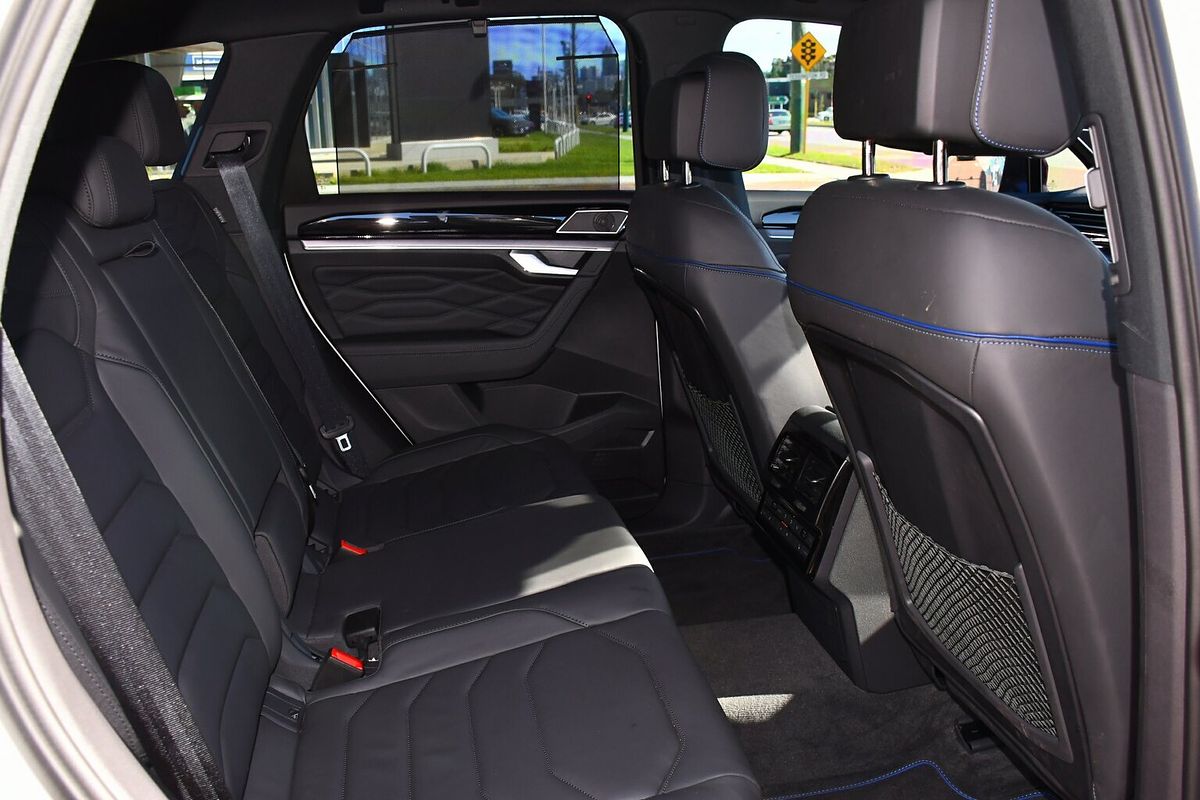 2024 Volkswagen Touareg R RC
