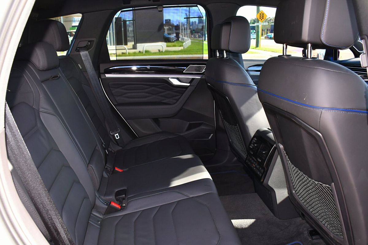 2024 Volkswagen Touareg R RC