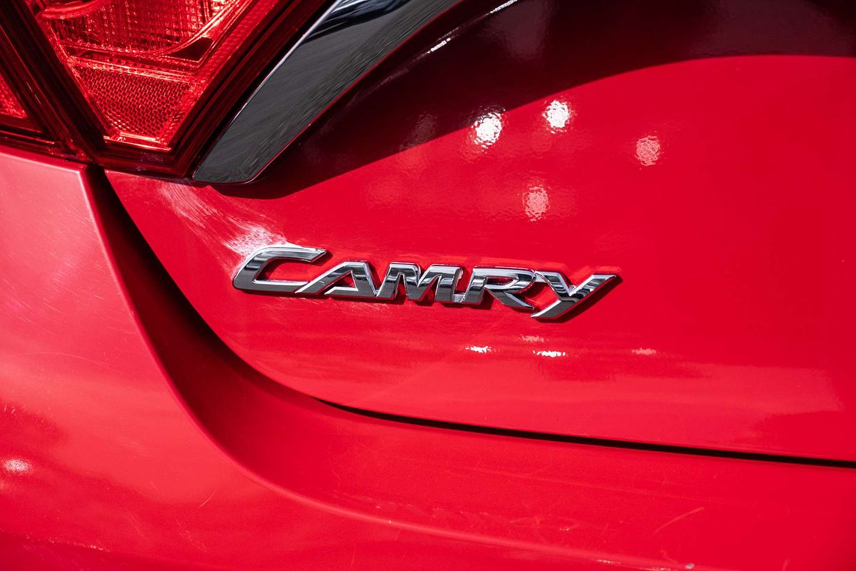 2016 Toyota Camry Atara SL ASV50R