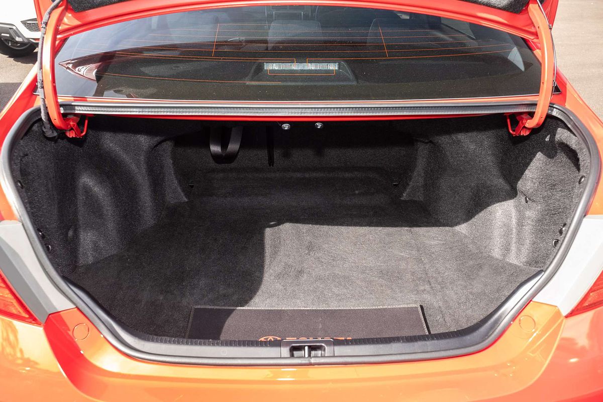2016 Toyota Camry Atara SL ASV50R