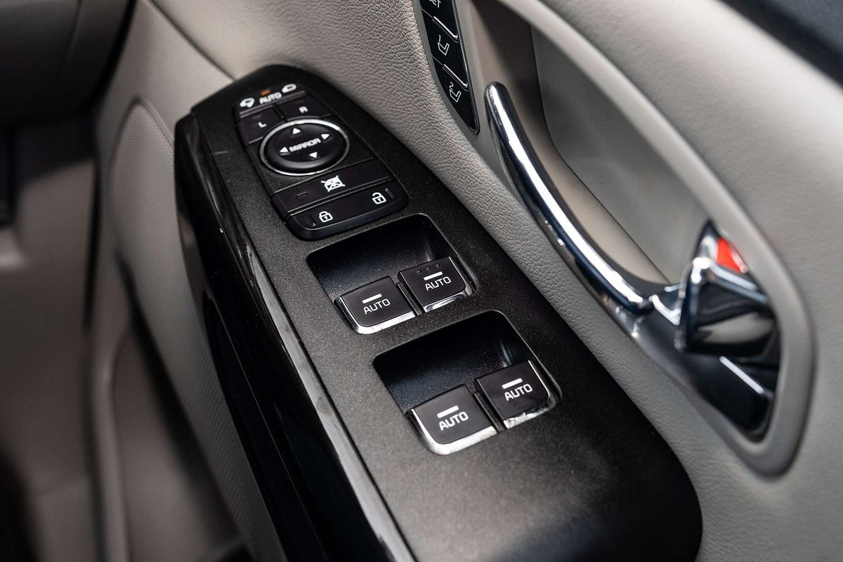 2018 Kia Carnival Platinum YP