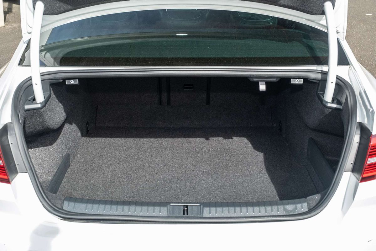 2016 Volkswagen Passat 206TSI R-Line B8