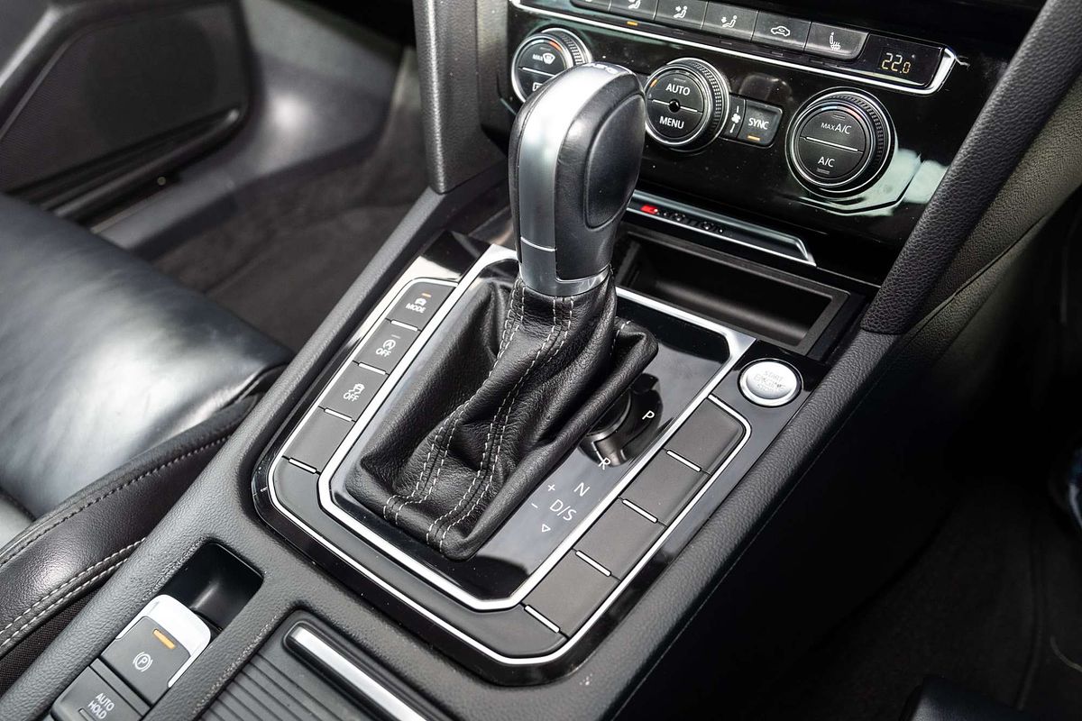 2016 Volkswagen Passat 206TSI R-Line B8