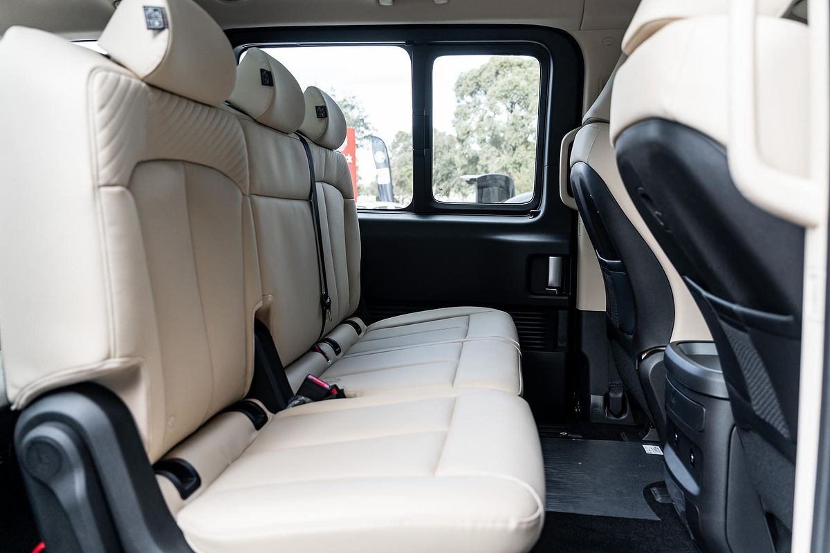 2025 Hyundai STARIA Highlander US4.V3