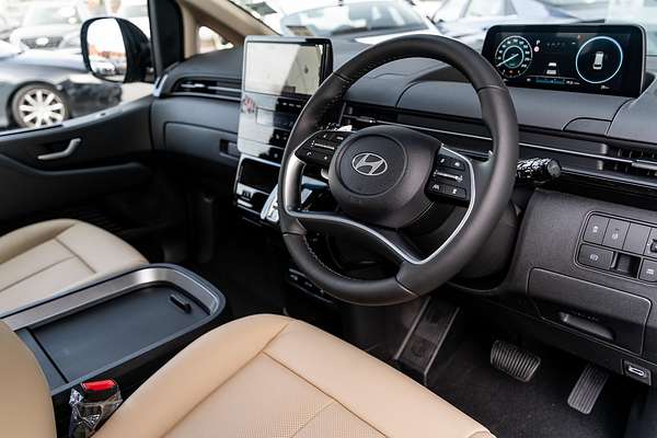 2025 Hyundai STARIA Highlander US4.V3