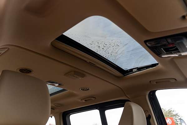 2025 Hyundai STARIA Highlander US4.V3