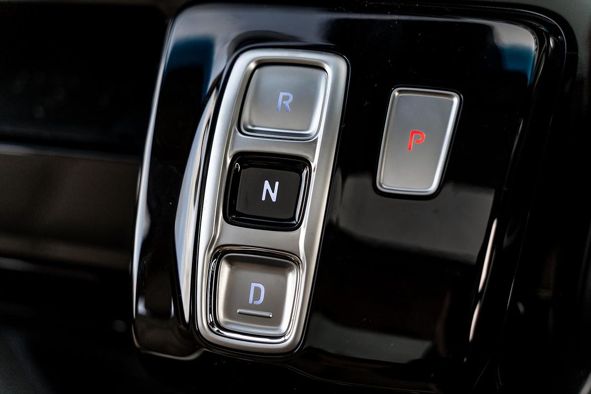 2025 Hyundai STARIA Highlander US4.V3