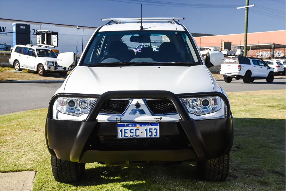 2011 Mitsubishi Challenger LS PB