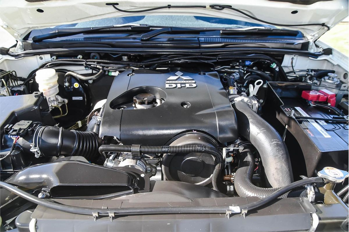 2011 Mitsubishi Challenger LS PB