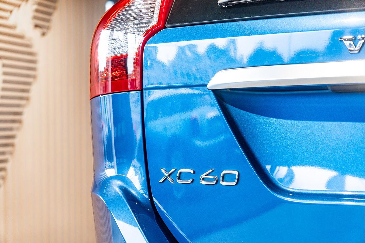 2017 Volvo XC60 T5 R-Design