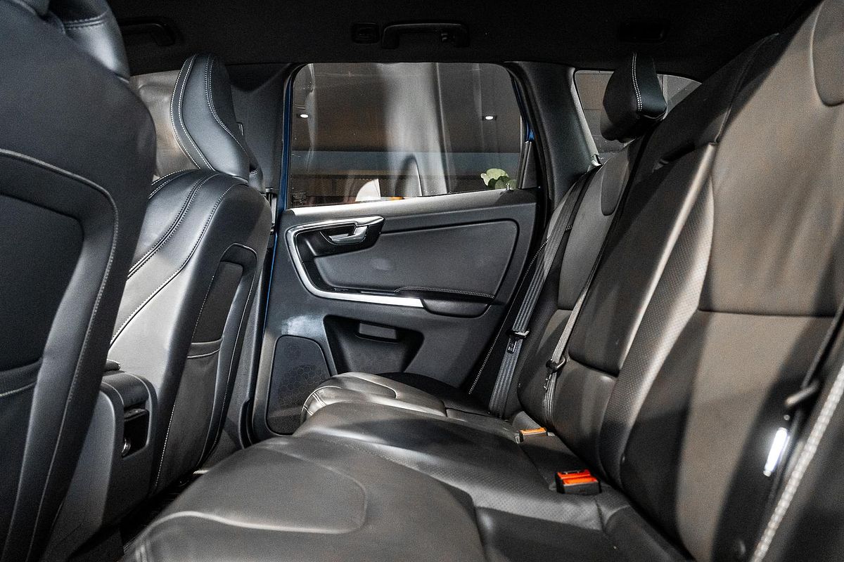 2017 Volvo XC60 T5 R-Design