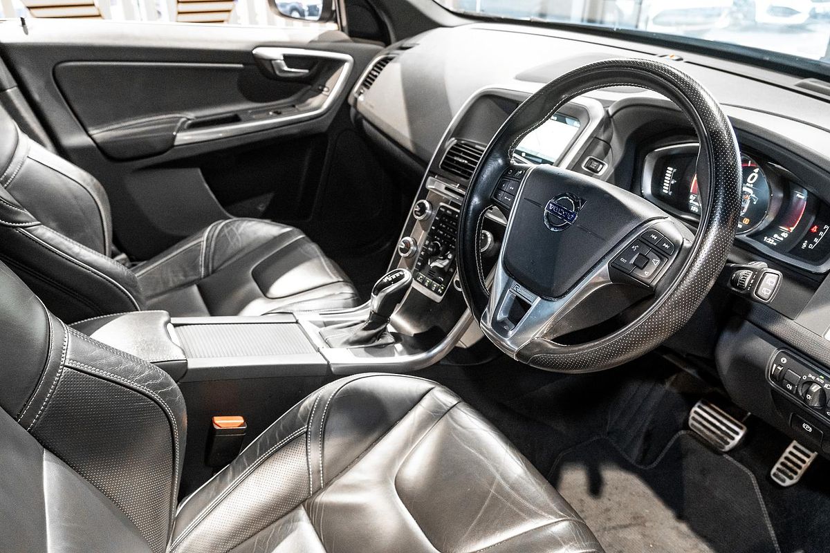 2017 Volvo XC60 T5 R-Design