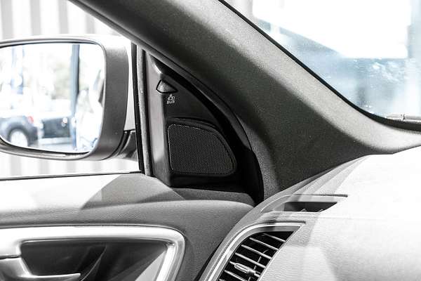 2017 Volvo XC60 T5 R-Design