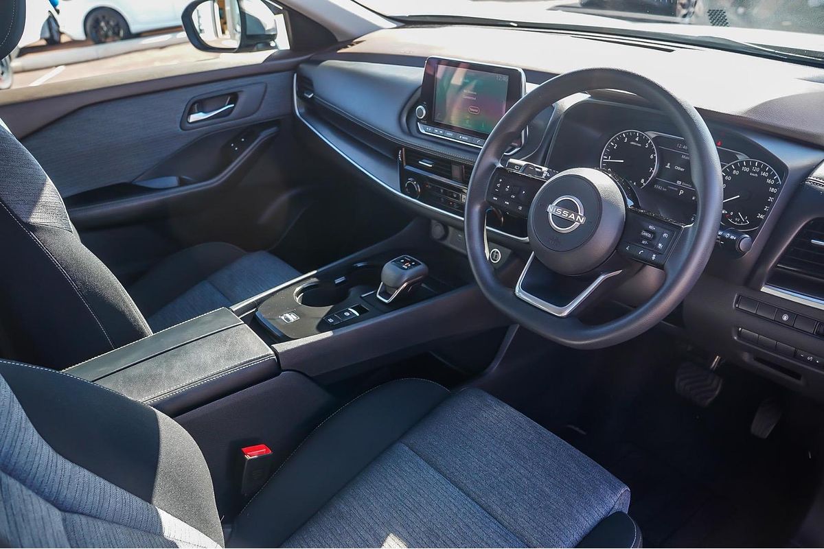 2024 Nissan X-TRAIL ST T33