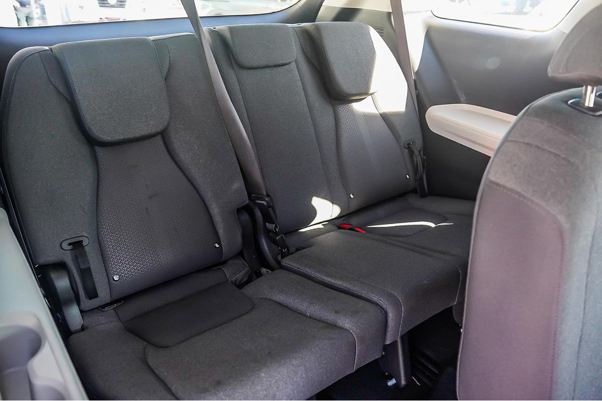 2023 Kia Carnival S KA4