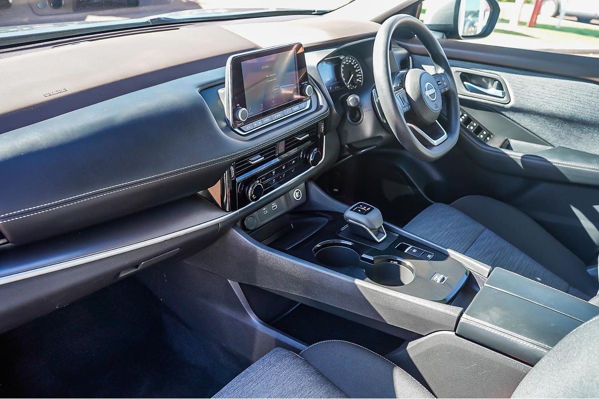 2024 Nissan X-TRAIL ST T33