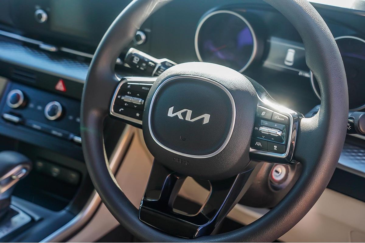2023 Kia Carnival S KA4