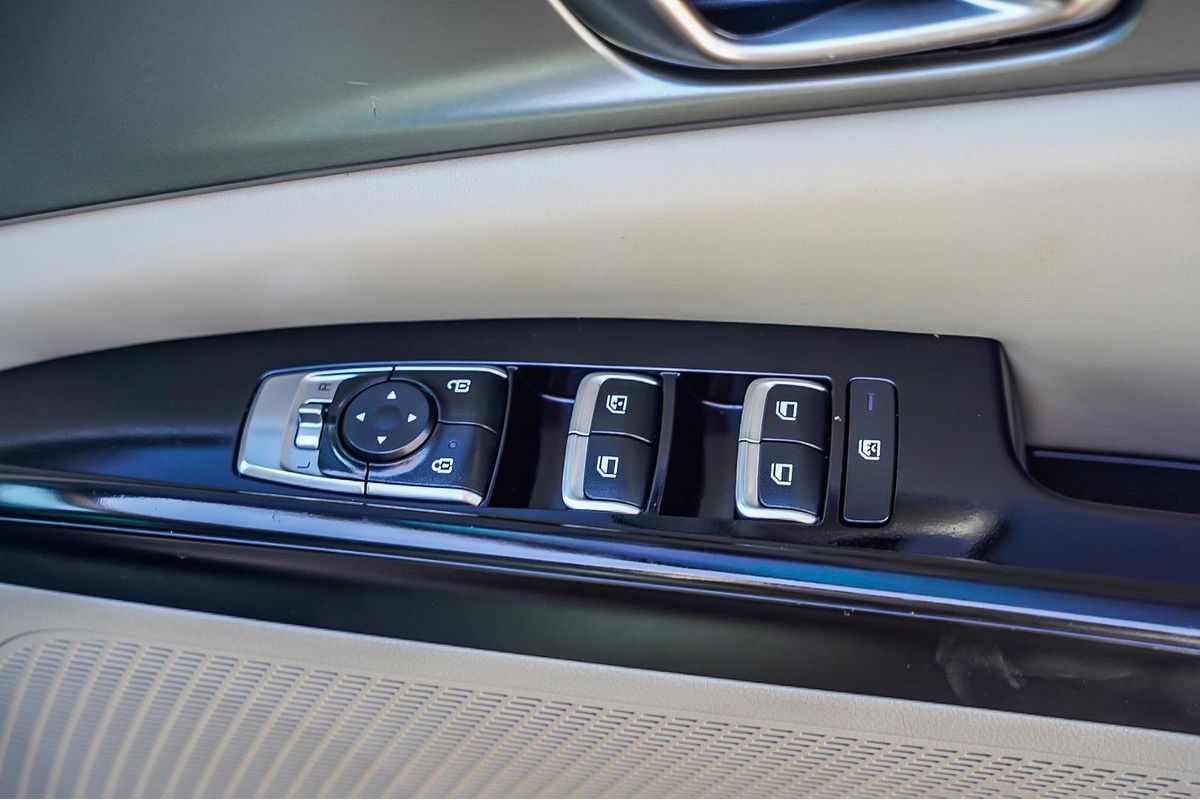 2023 Kia Carnival S KA4