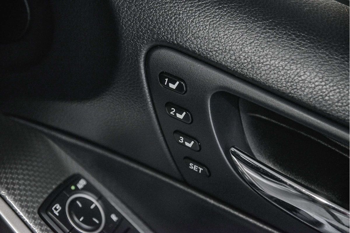 2014 Lexus IS IS300h F Sport AVE30R