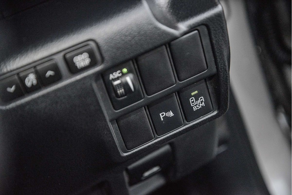 2014 Lexus IS IS300h F Sport AVE30R