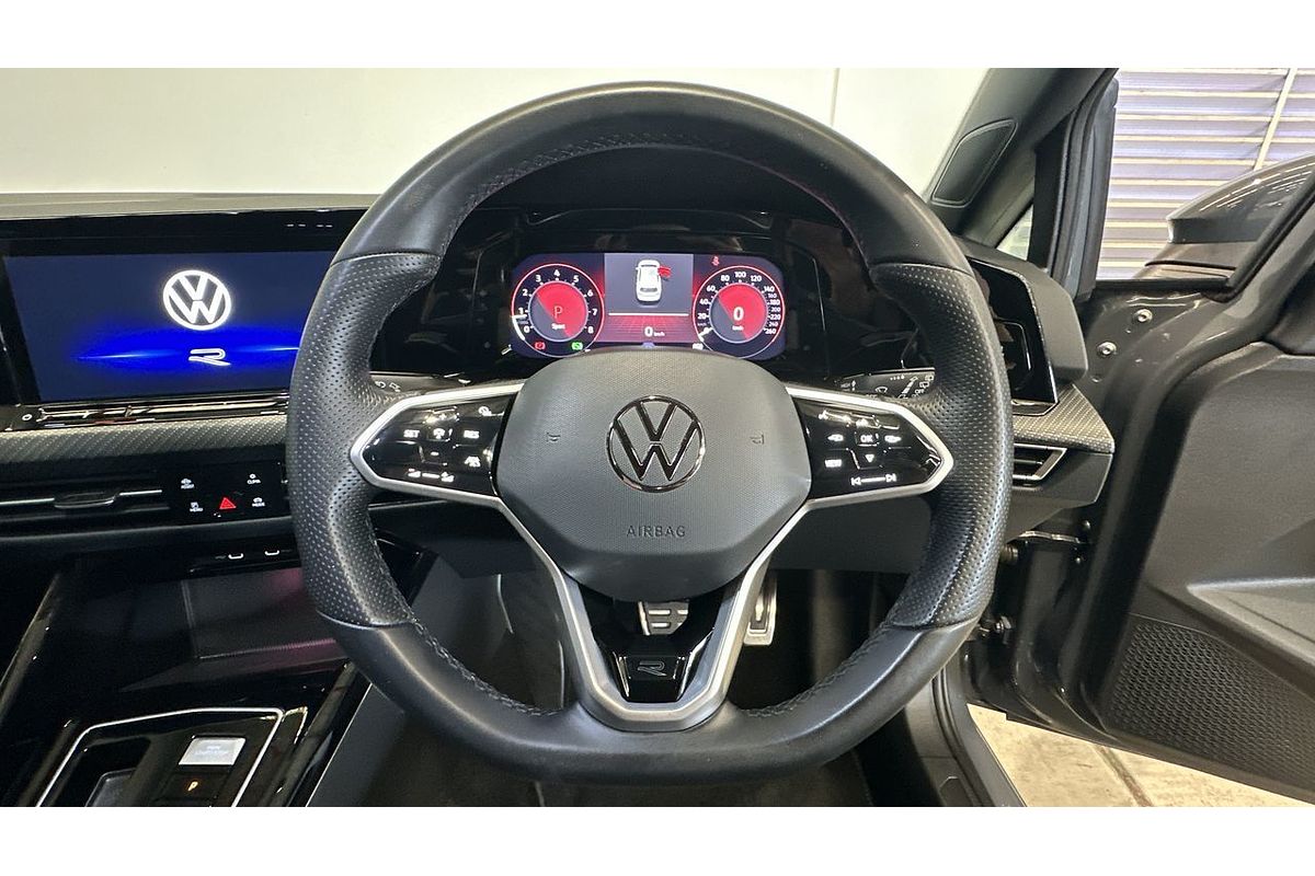 2023 Volkswagen Golf 110TSI R-Line 8