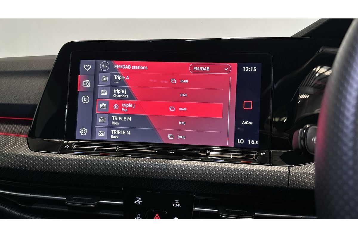 2023 Volkswagen Golf 110TSI R-Line 8