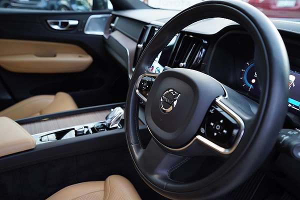 2021 Volvo XC60 B5 Inscription