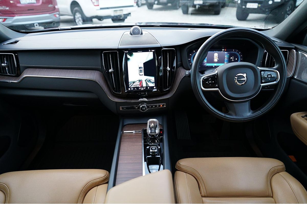 2021 Volvo XC60 B5 Inscription