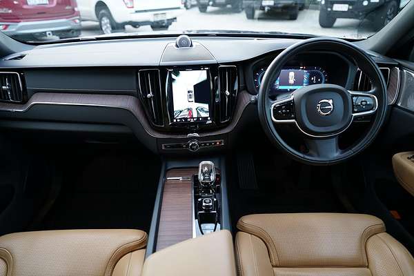 2021 Volvo XC60 B5 Inscription