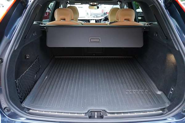 2021 Volvo XC60 B5 Inscription