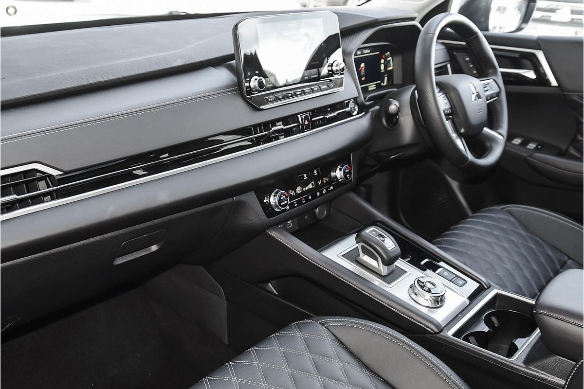 2024 Mitsubishi Outlander PHEV Exceed ZM