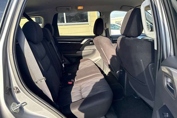 2016 Mitsubishi Pajero Sport GLX QE