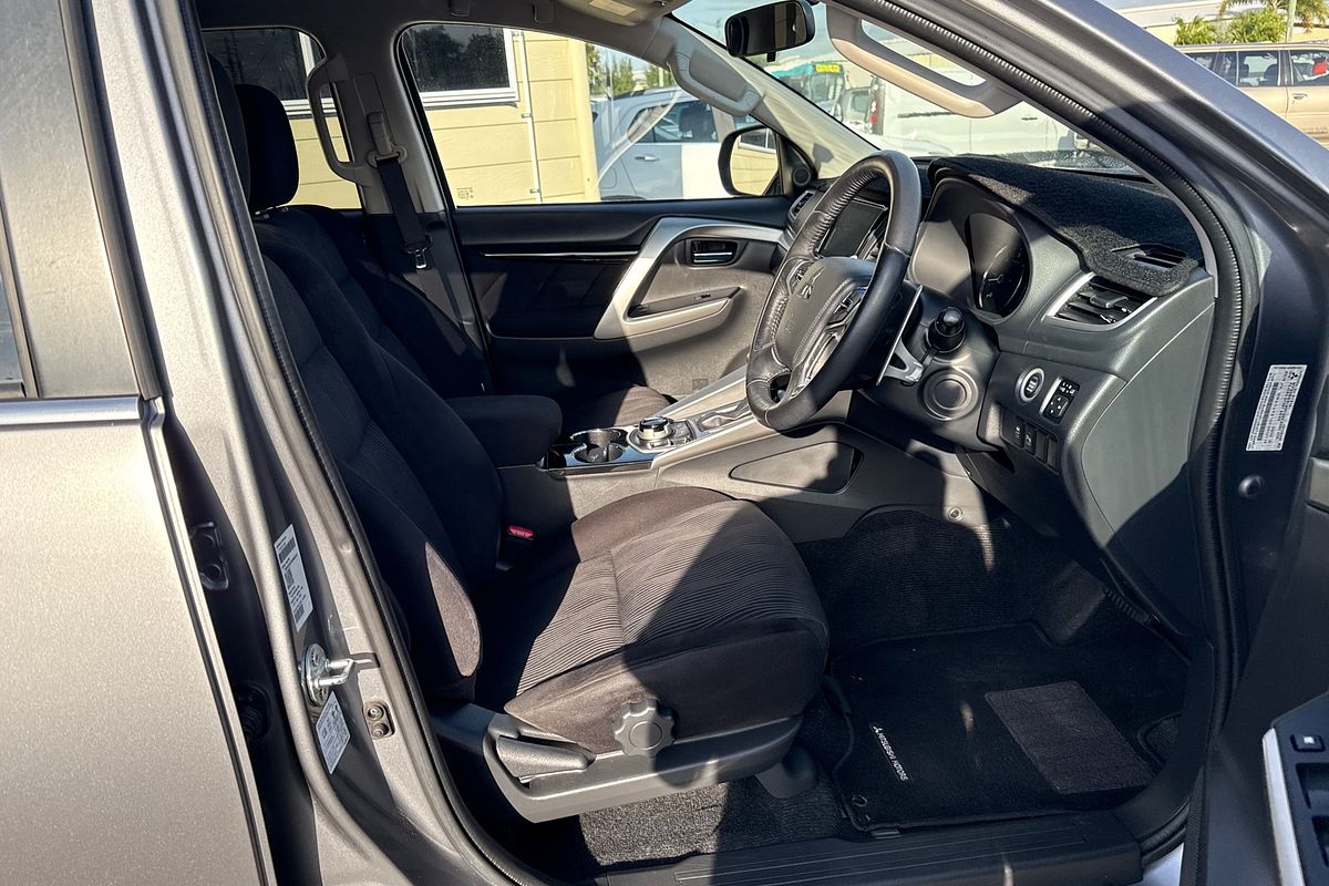 2016 Mitsubishi Pajero Sport GLX QE