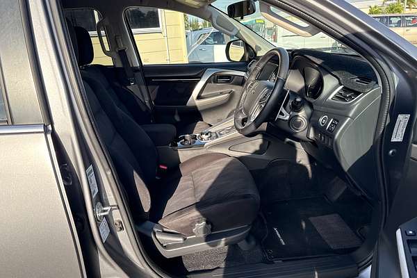 2016 Mitsubishi Pajero Sport GLX QE
