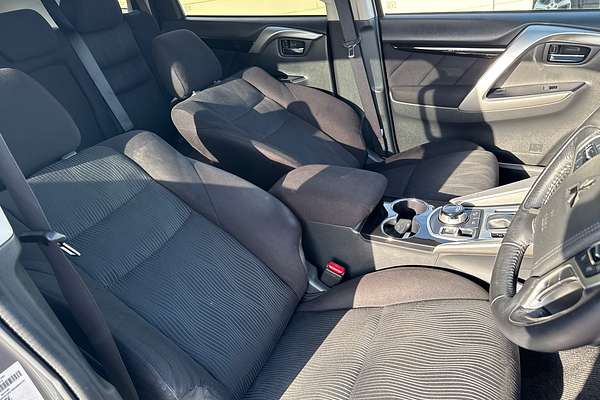 2016 Mitsubishi Pajero Sport GLX QE
