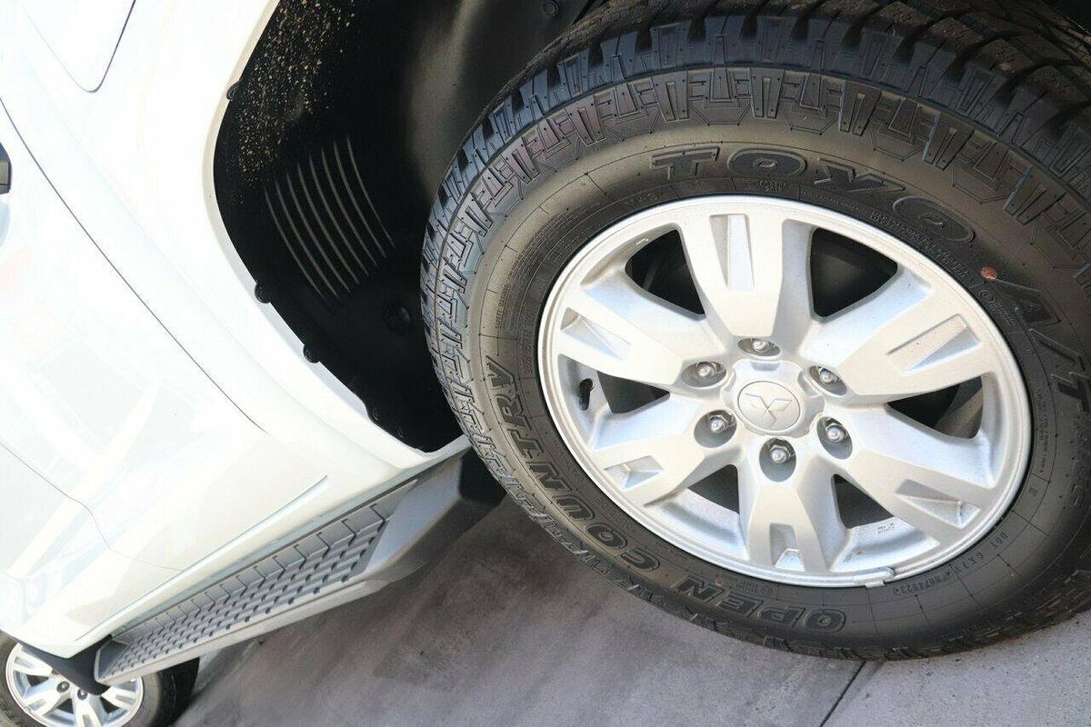 2024 Mitsubishi Triton GLX+ MV 4X4
