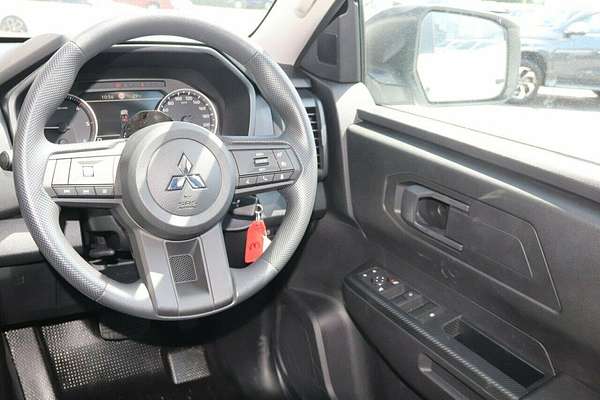 2024 Mitsubishi Triton GLX+ MV 4X4