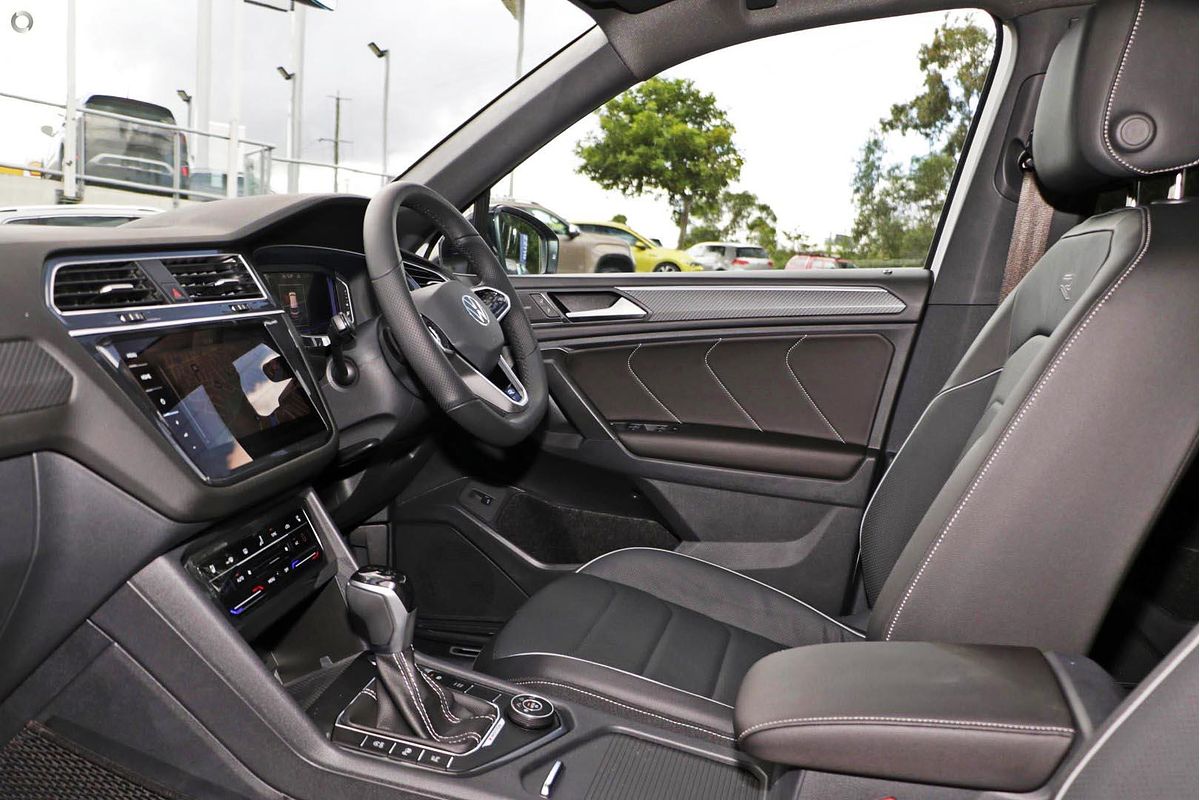 2024 Volkswagen Tiguan Wolfsburg Edition Allspace 5N