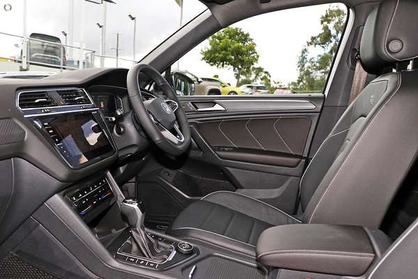 2024 Volkswagen Tiguan Wolfsburg Edition Allspace 5N