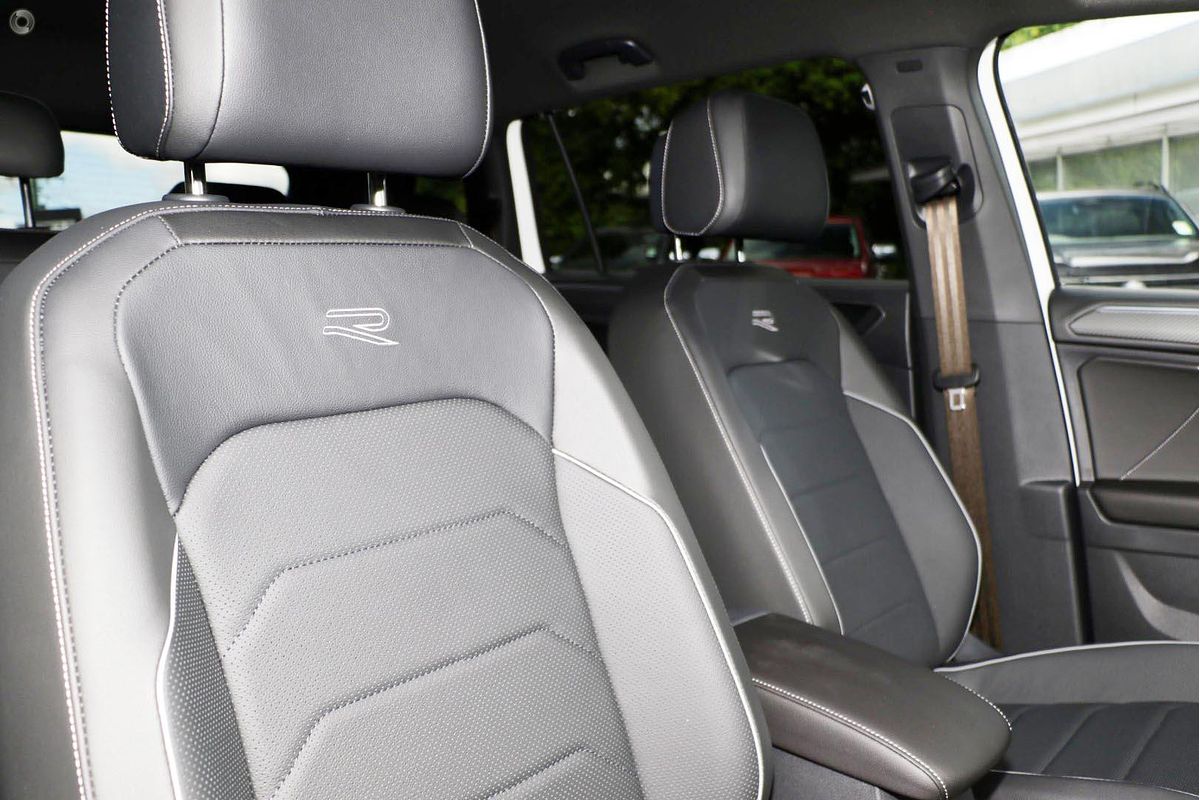 2024 Volkswagen Tiguan Wolfsburg Edition Allspace 5N