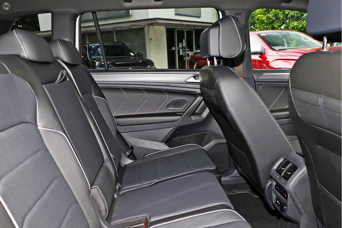 2024 Volkswagen Tiguan Wolfsburg Edition Allspace 5N
