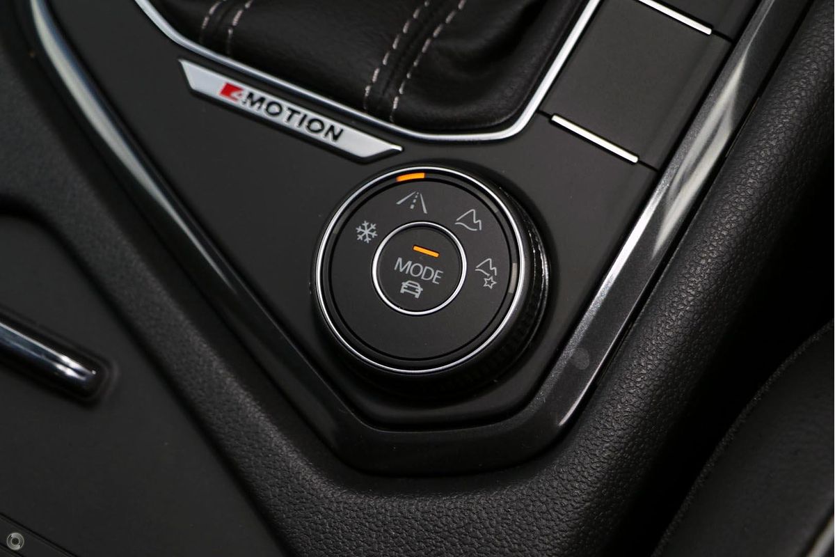 2024 Volkswagen Tiguan Wolfsburg Edition Allspace 5N